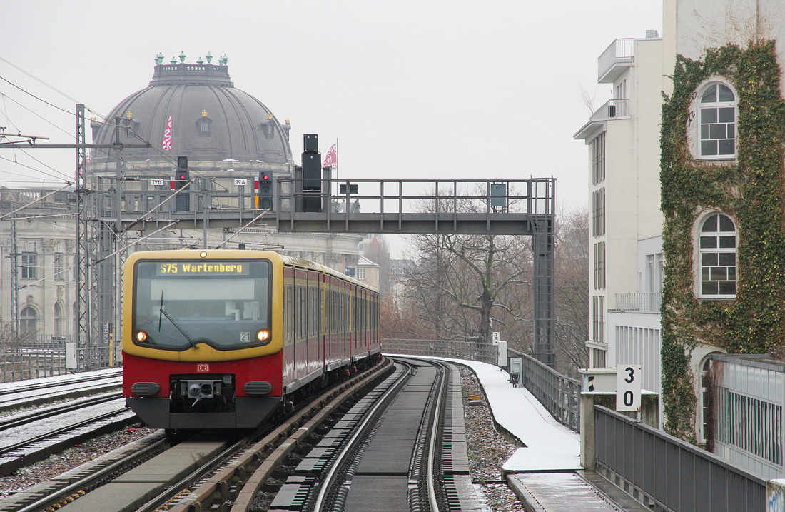 S-Bahn Berlin 481 xxx // Berlin Hackescher Markt // 14. Januar 2017