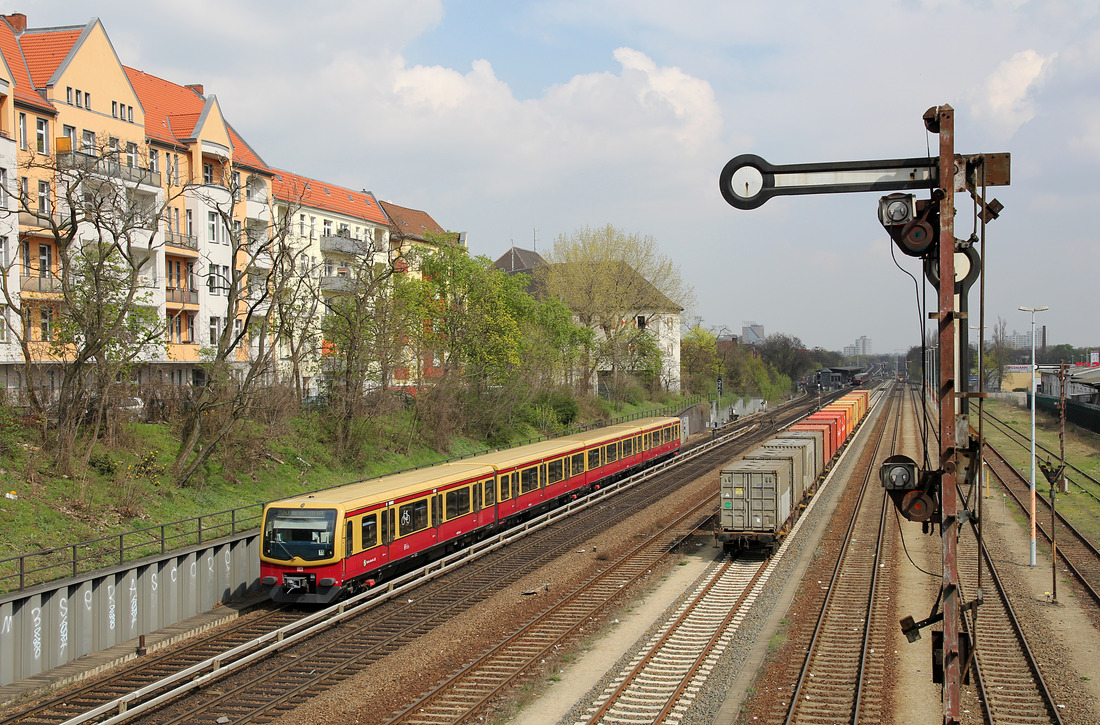 S-Bahn Berlin 481 xxx // Berlin-Neukölln // 13. April 2016
