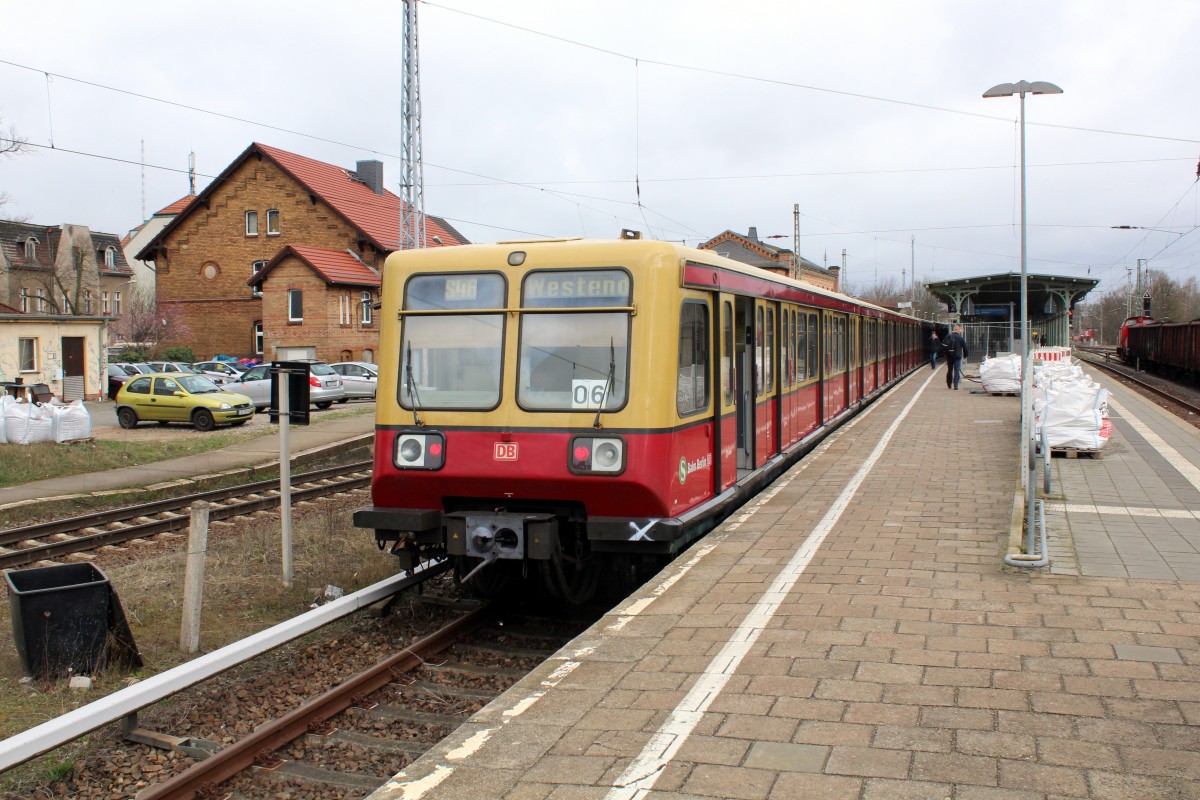 S-Bahn Berlin S 46 (BR 485) Königs Wusterhausen am 1. April 2015.