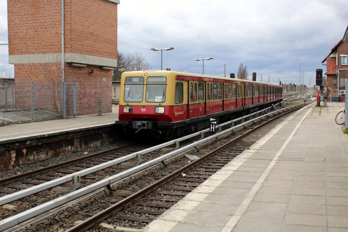 S-Bahn Berlin S 47 (BR 485) S-Bf Schöneweide am 31. März 2015.