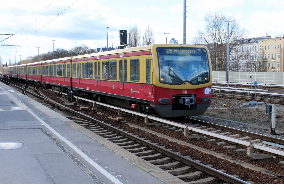 S-Bahn Berlin S 75 (BR 481/482) Charlottenburg am 2. April 2015.
