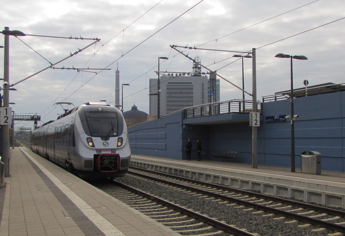 S-Bahn Mitteldeutschland 1442 613 als S 37128 (S1) von Wurzen nach Leipzig Miltitzer Allee, am 20.02.2014 in Leipzig MDR.