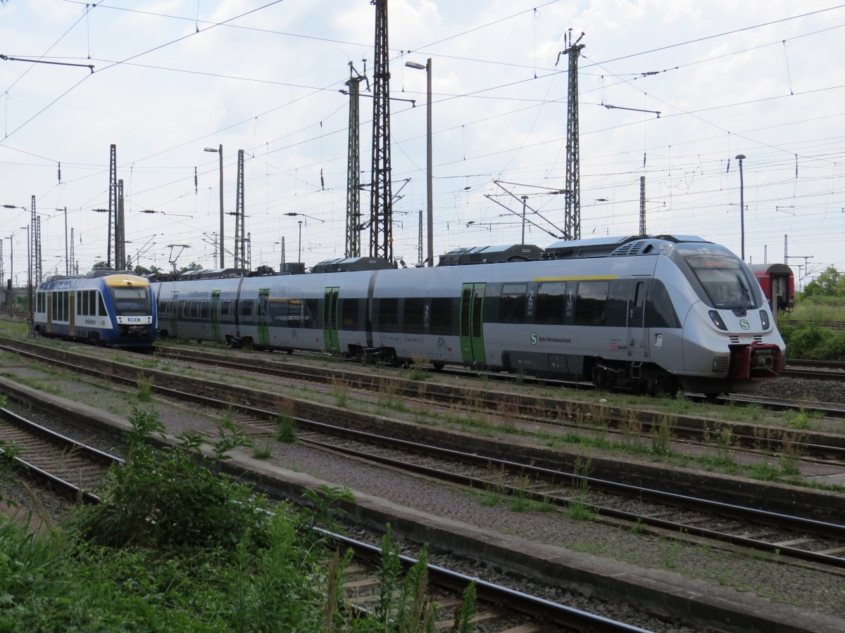S-Bahn Mitteldeutschland und Harz Elbe Express am 10.07.2014 in Halle Saale HBF