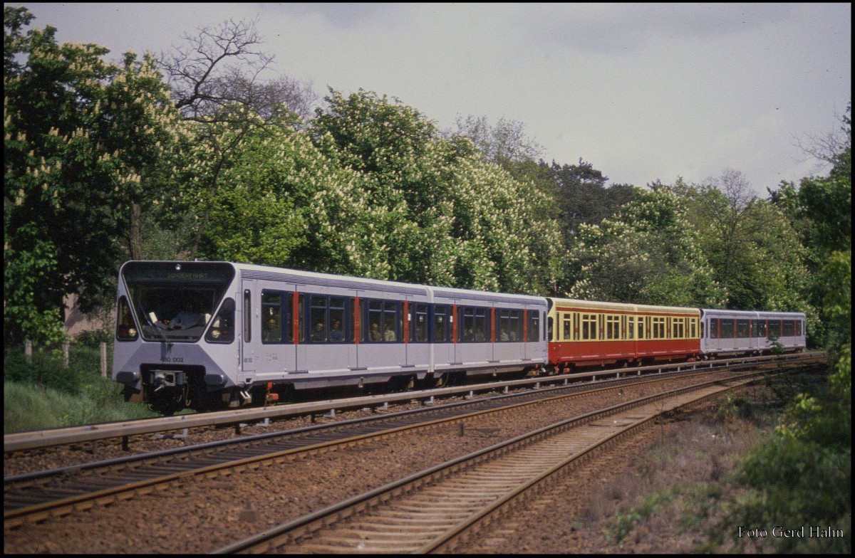 S - Bahn Prototypen 480002 + 480003 + 480001 am 6.5.1989 nahe Bahnhof Berlin - Wannsee! Der Zug wurde zu einer Sonderfahrt des BDEF e. V. überführt.