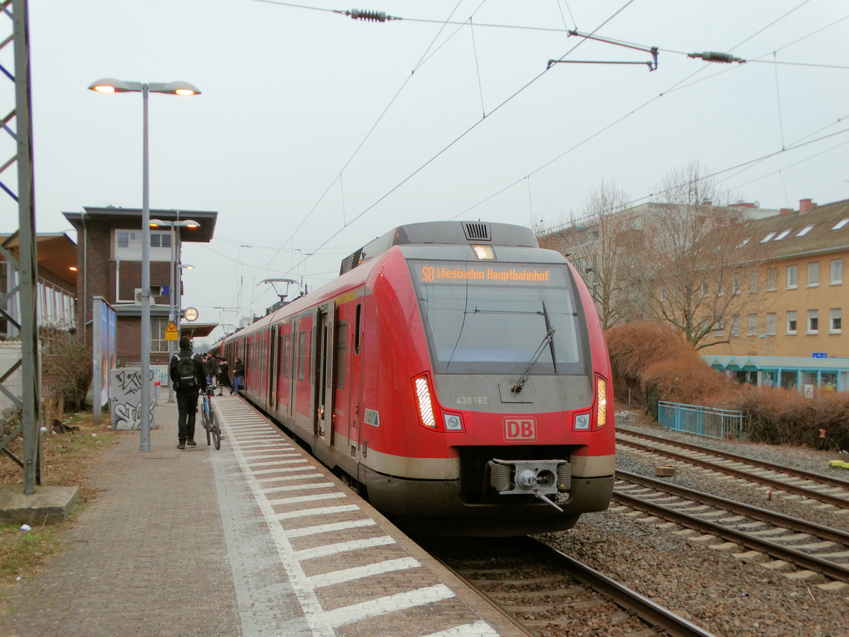 S-Bahn Rhein Main Bombardier 430 162 und 430 xxx am 07.01.17 in Rüsselsheim Bhf