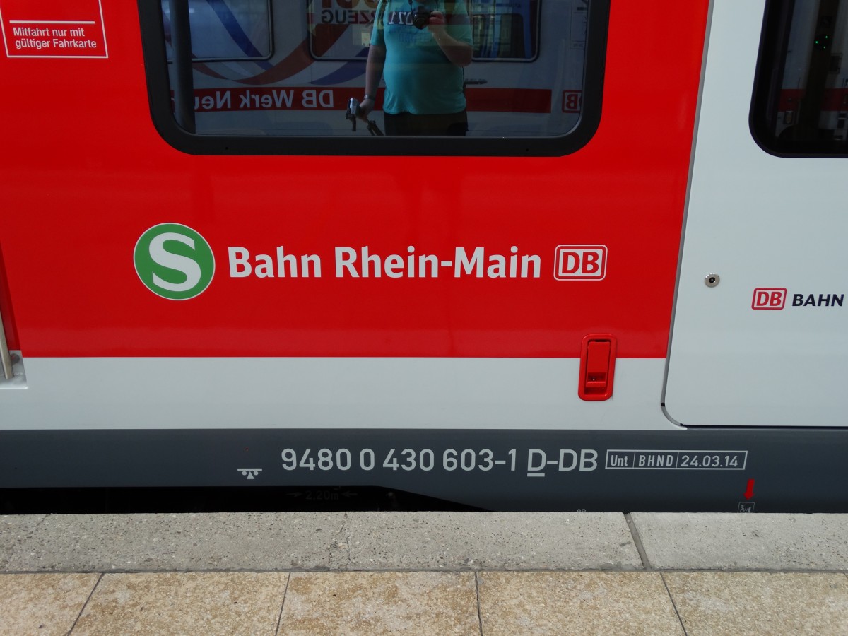 S-Bahn Rhein Main Logo am einen neuen ET 430 am 24.05.14 in Frankfurt 