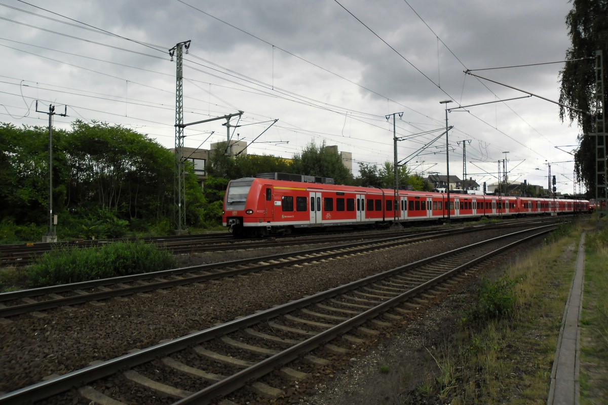 S-Bahn Triebwagen der BR 424, am 20.08.2013 von Lehrte nach Hannover.