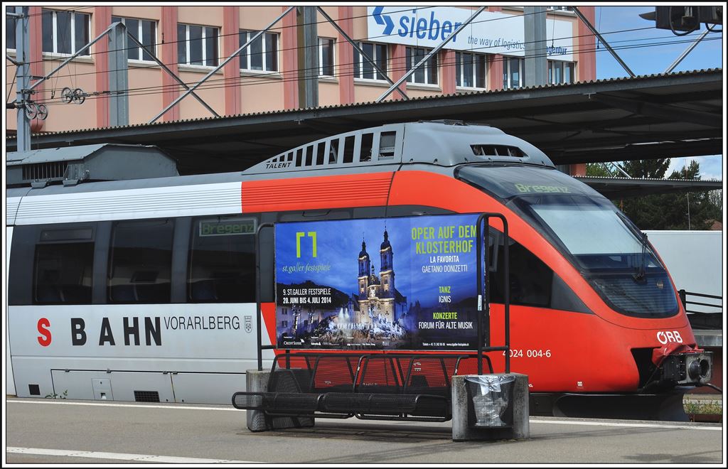 S-Bahn Vorarlberg 4024 004-6 im Grenzbahnhof St.Margrethen mit Anschluss zum Kloster St.Gallen. (22.04.2014)