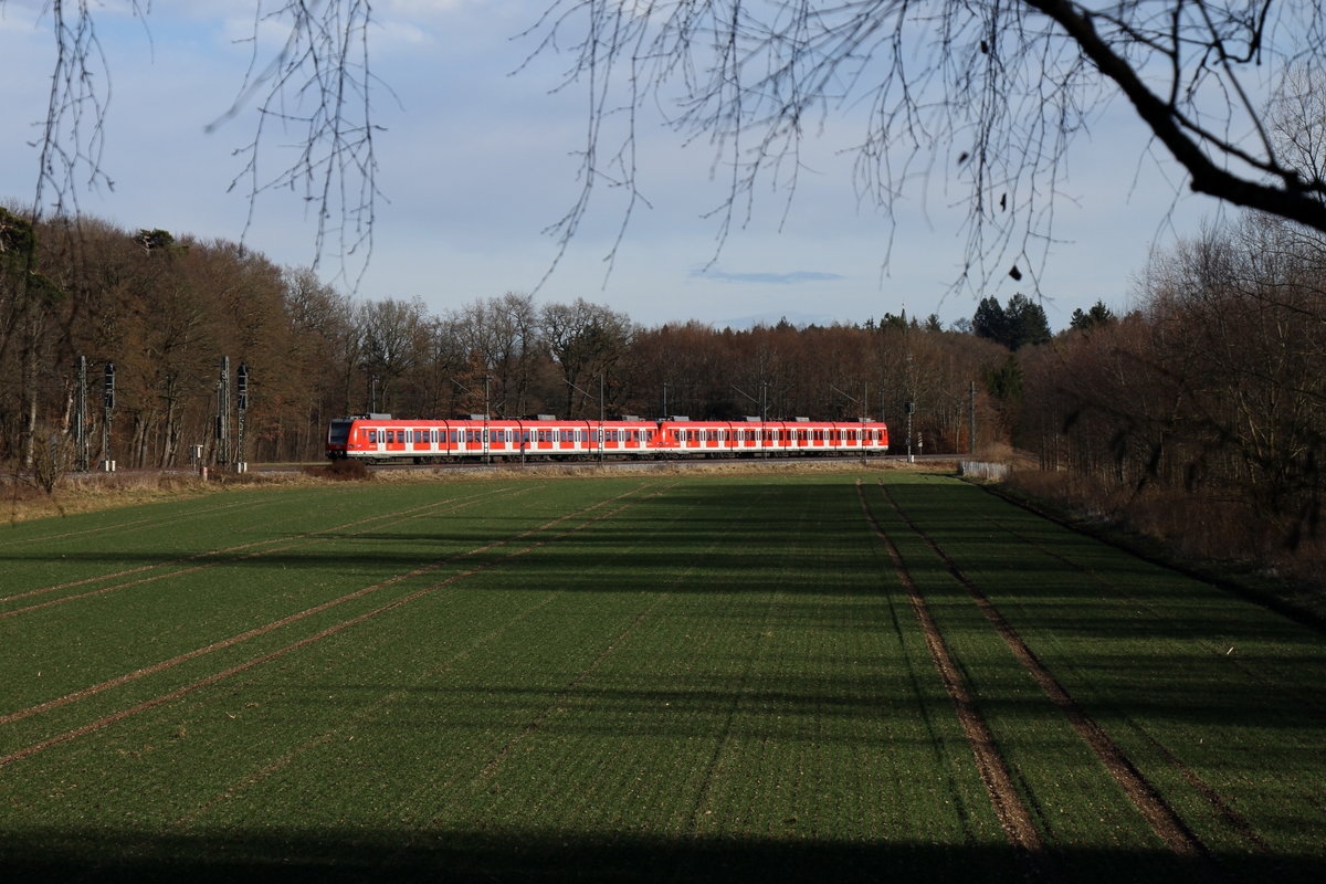S Bahn in Zorneding Richtung Ebersberg vom Daxenberg aus gespechtet am 9.1.18.