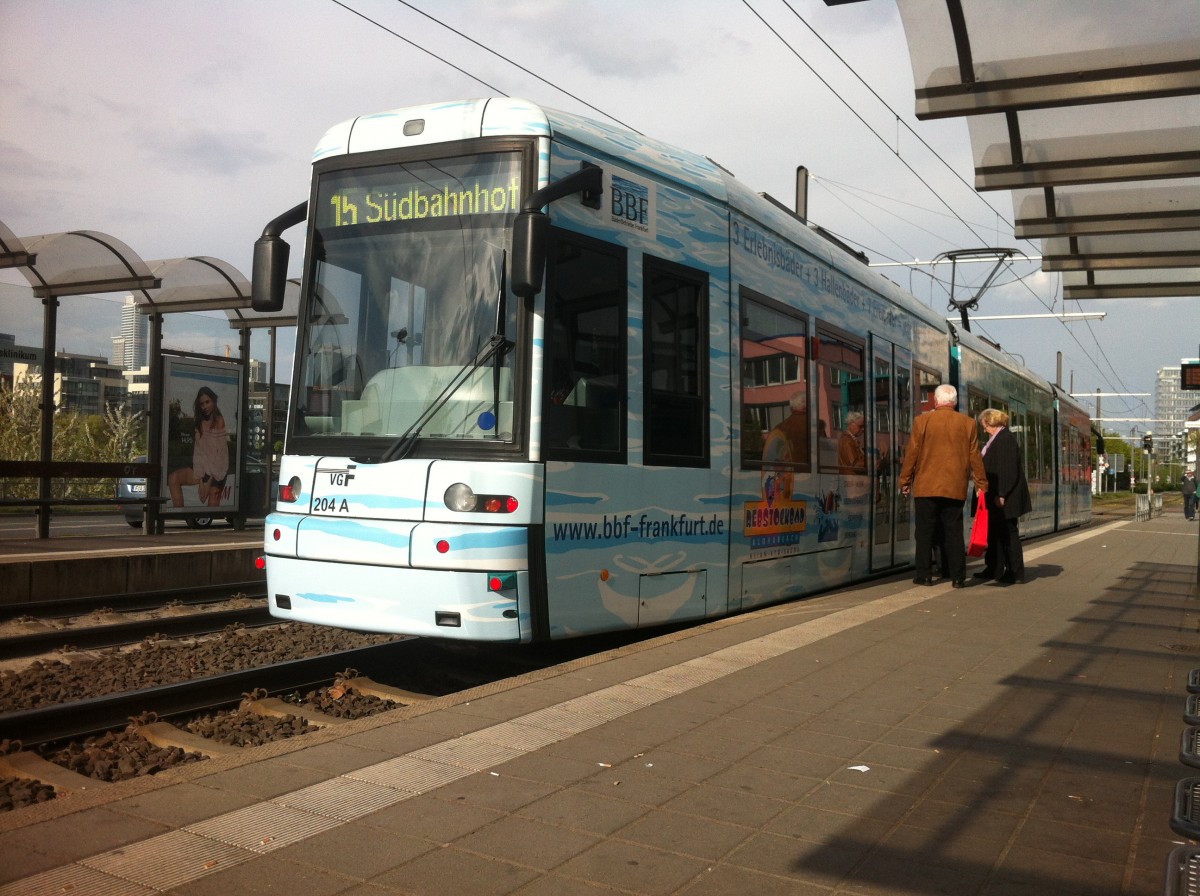 S-Wagen 204 auf der Linie 15 in Richtung Südbahnhof. (06.04.14)