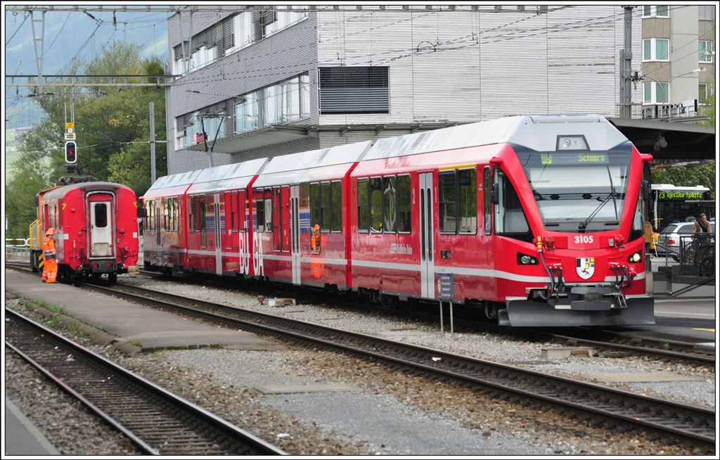 S1 1516 mit ABe 4/16 3105 in Landquart. (25.09.2014)