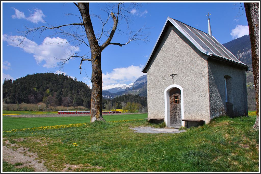 S1 1517 bei der Kapelle Sogn Mang bei Bonaduz, (23.04.2015)