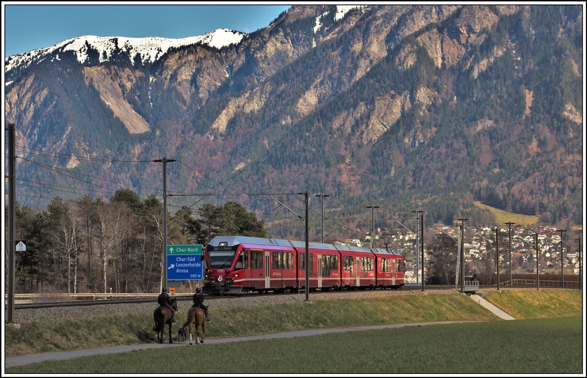S1 1519 mit ABe 4/16 3103 nach Rhäzüns zwischen Chur West und Felsberg. (12.03.2020)
