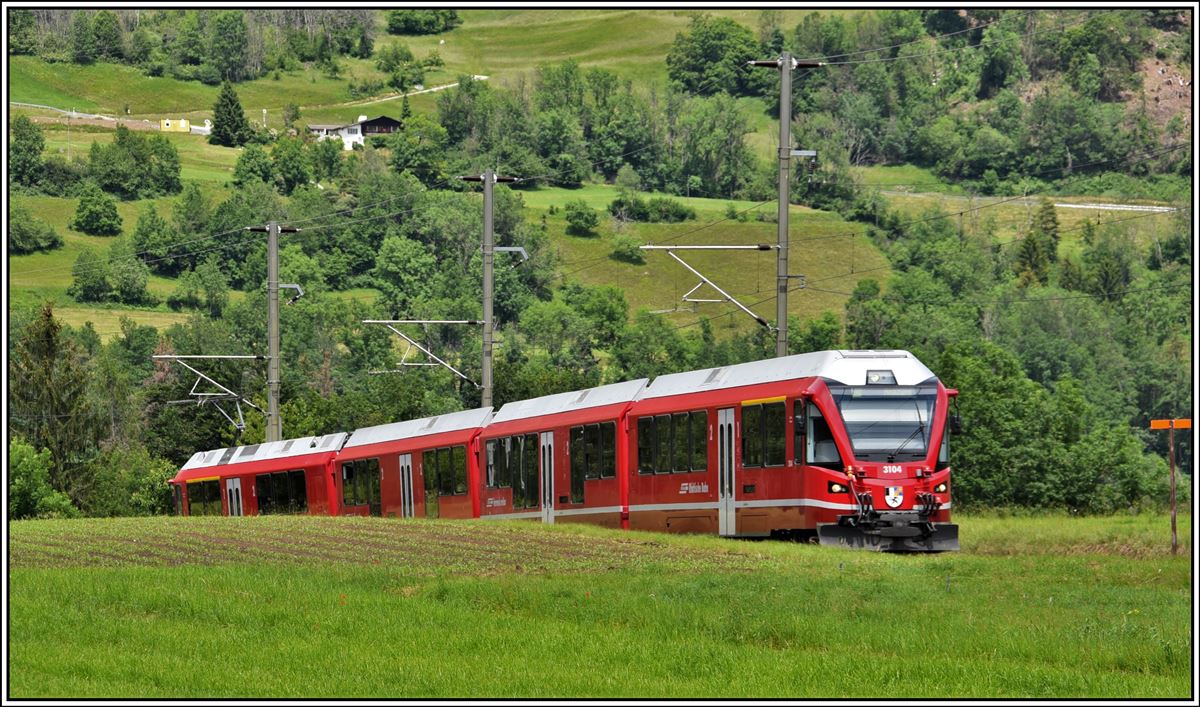 S1 1519 mit Allegra ABe 4/16 3104 zwischen Reichenau-Tamins und Bonaduz. (11.06.2019)