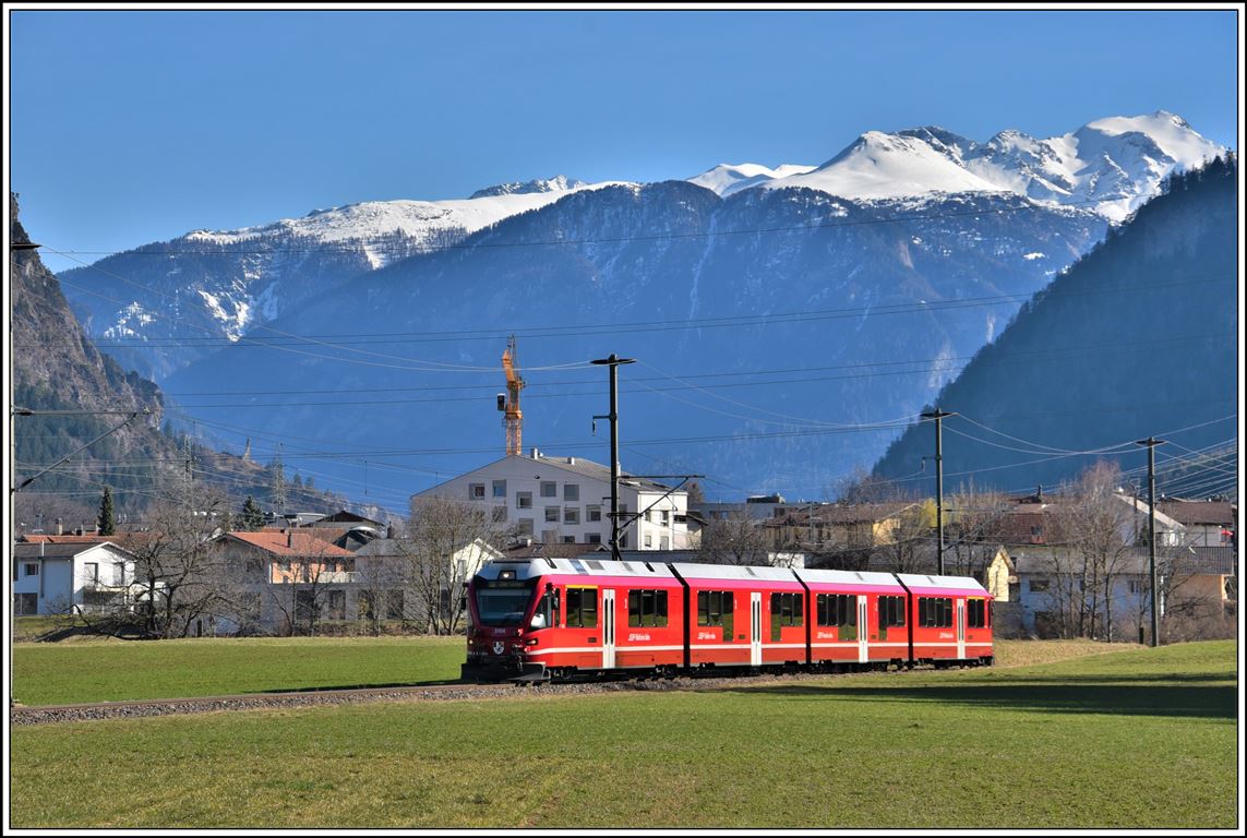 S1 1520 mit ABe 4/16 3104 zwischen Bonaduz undReichenau-Tamins. (16.03.2020)