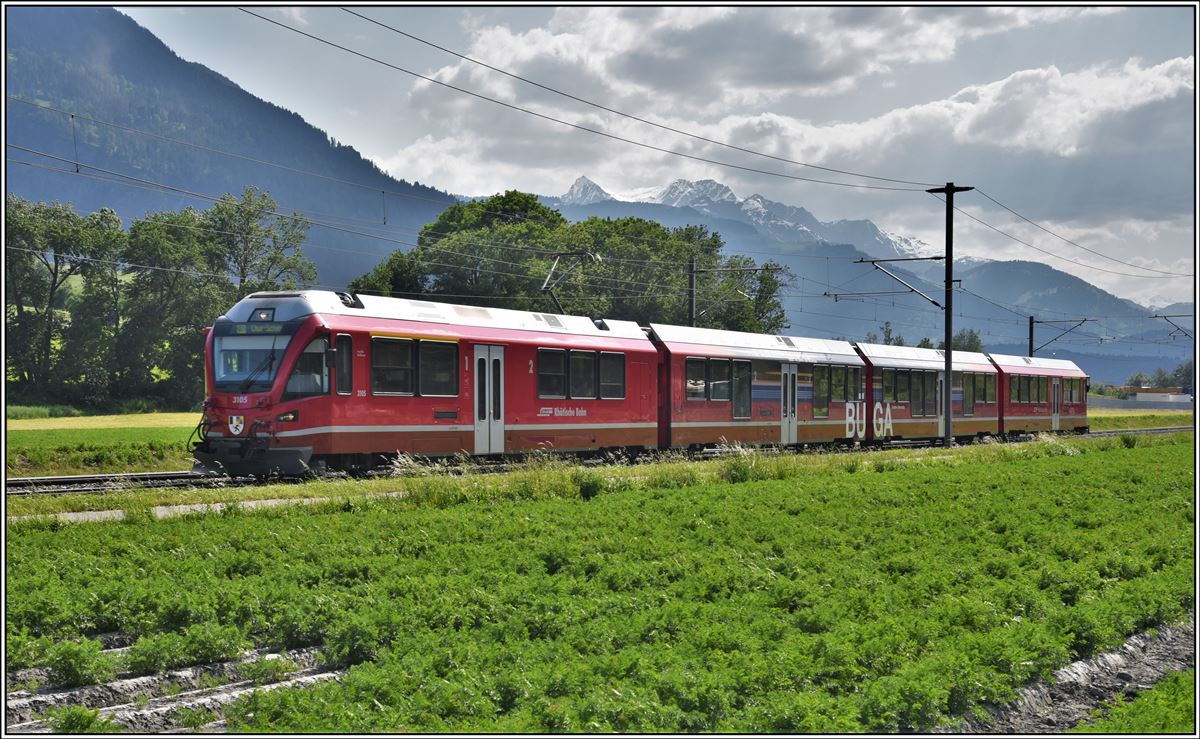 S1 1522 mit ABe 4/16 3105 bei Felsberg. 07.06.2019)