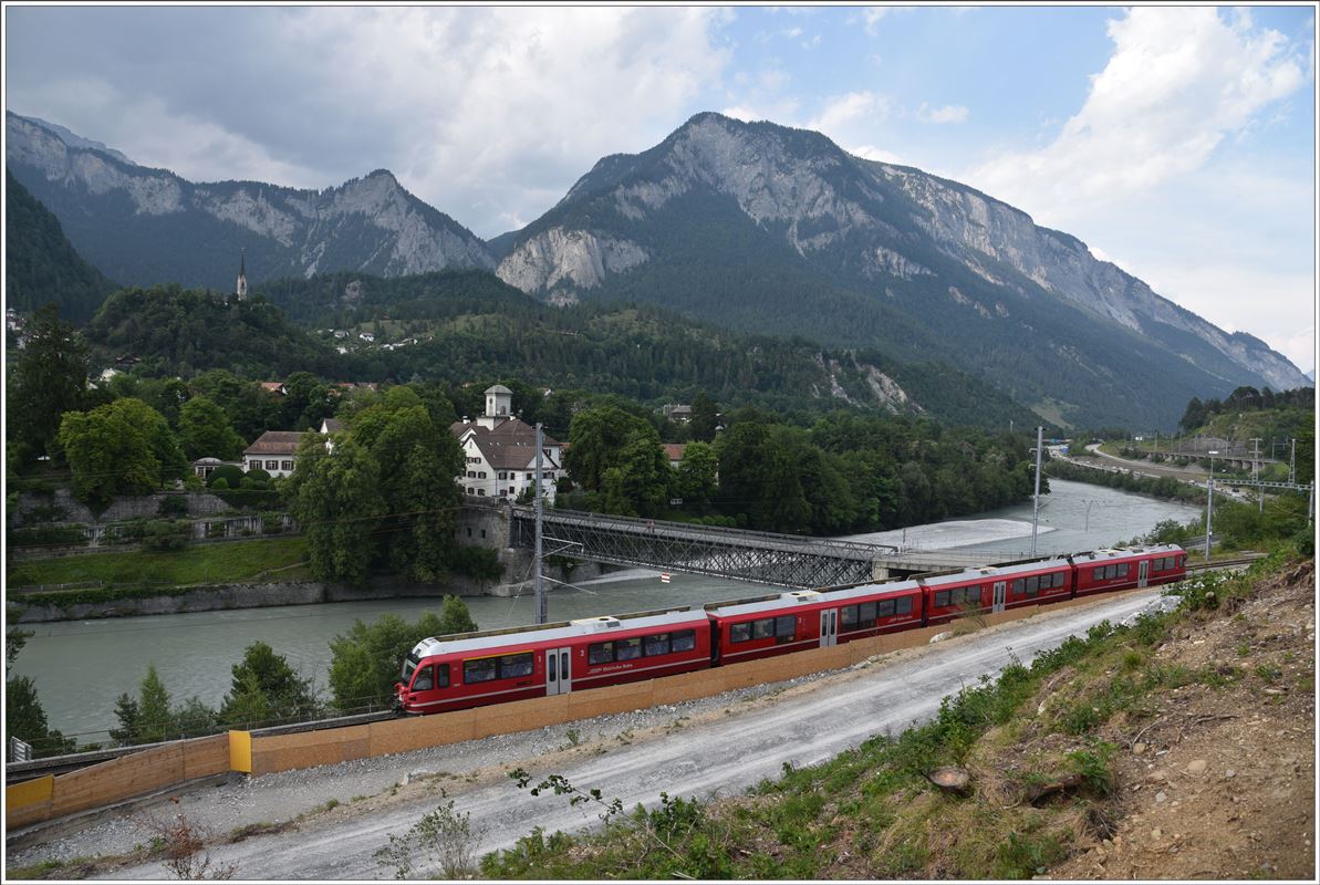 S1 1525 mit ABe 4/16 3104 in Reichenau-Tamins. (23.06.2017)