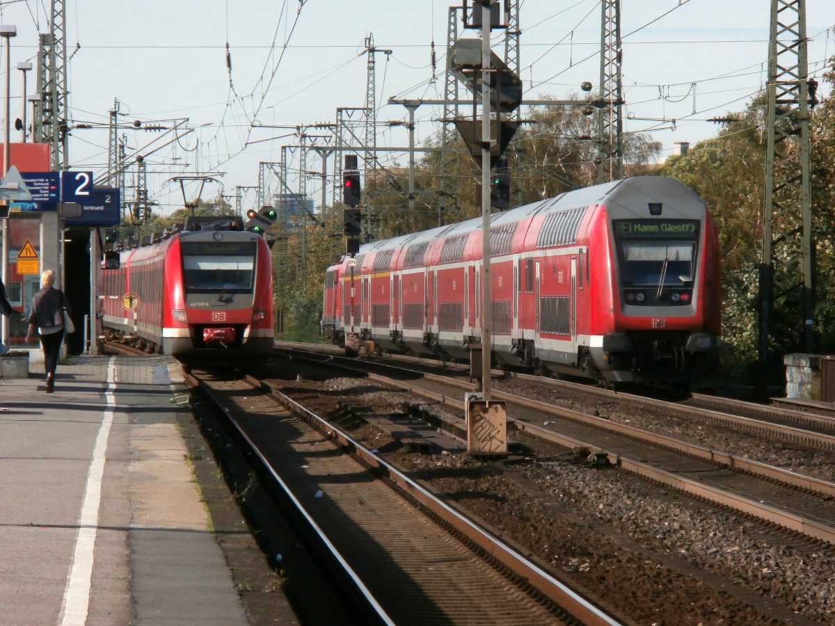 S1 gegen RE1 wer gewinnt das Rennen? Natürlich der RE1. Am 18.10 konnte man trotz Lokführerstreik und nur wenigen fahrenden Zügen ein paar tolle Bilder machen.

Oberbilk 18.10.2014