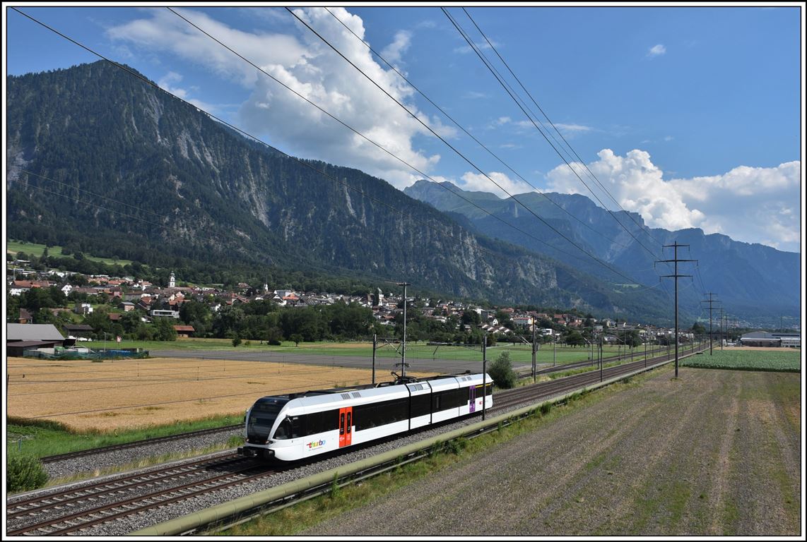 S12 12260 nach Sargans mit Thurbo GTW bei Zizers. (14.07.2020)