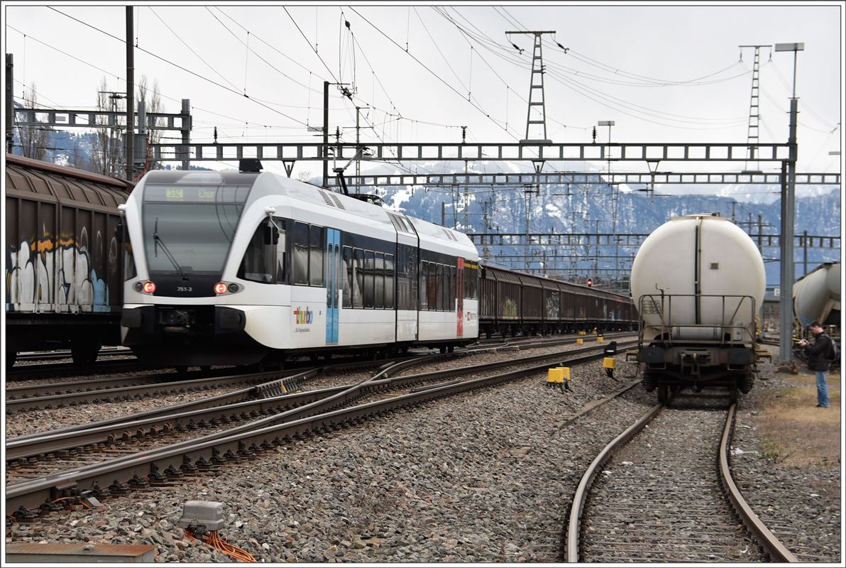 S12 nach Chur mit GTW 751-3 in Sargans. (06.03.2017)