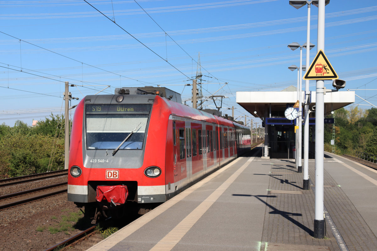 S19 nach Düren in Köln-Weiden-West am 31.7.2020.