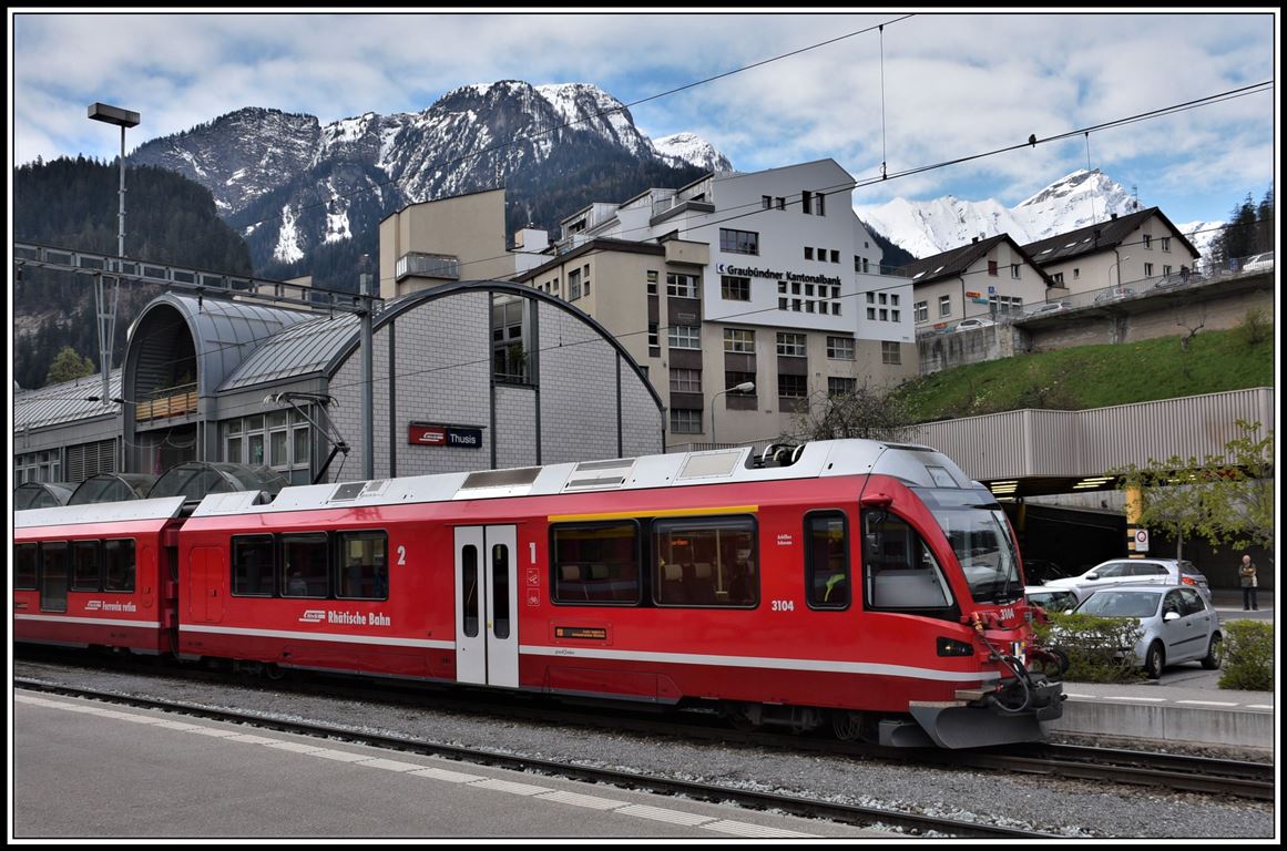 S2 1552 mit ABe 4/16 3104 in Thusis. (17.04.2019)