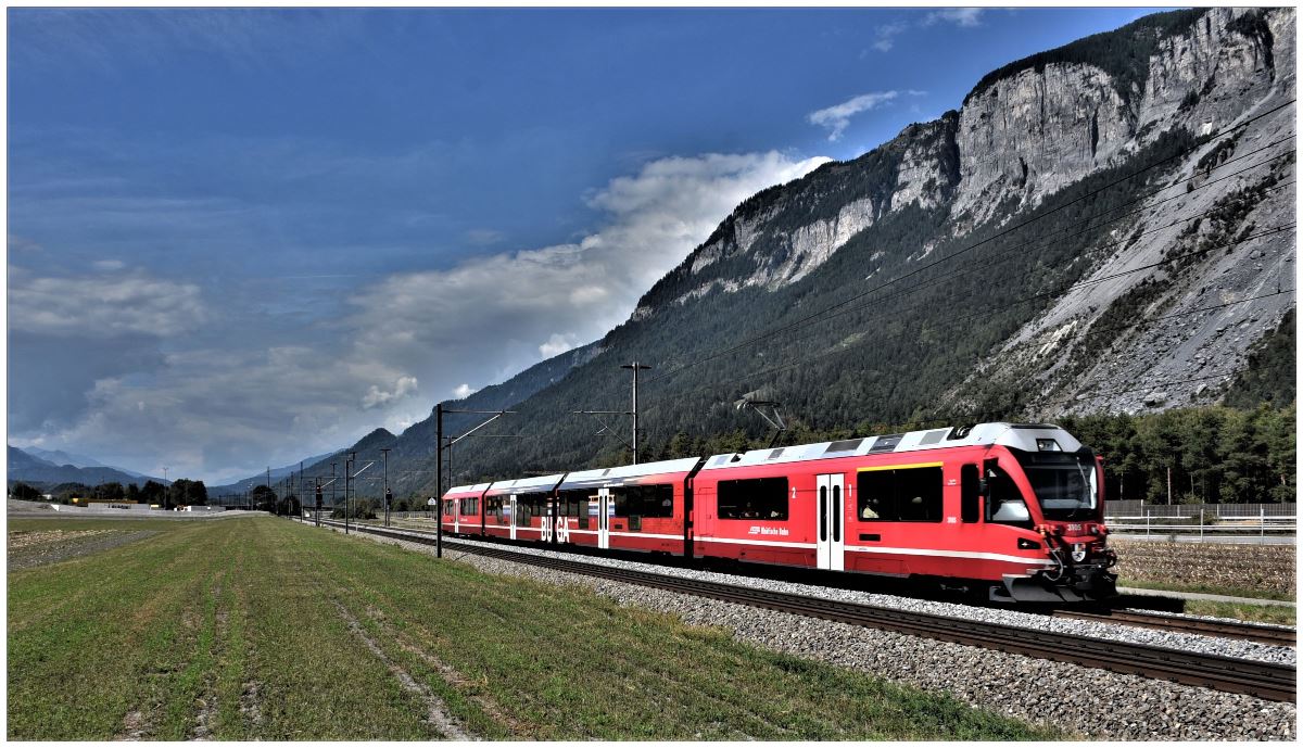 S2 1558 mit ABe 4/16 3105 von Thusis nach Chur bei Felsberg. (06.09.2018)