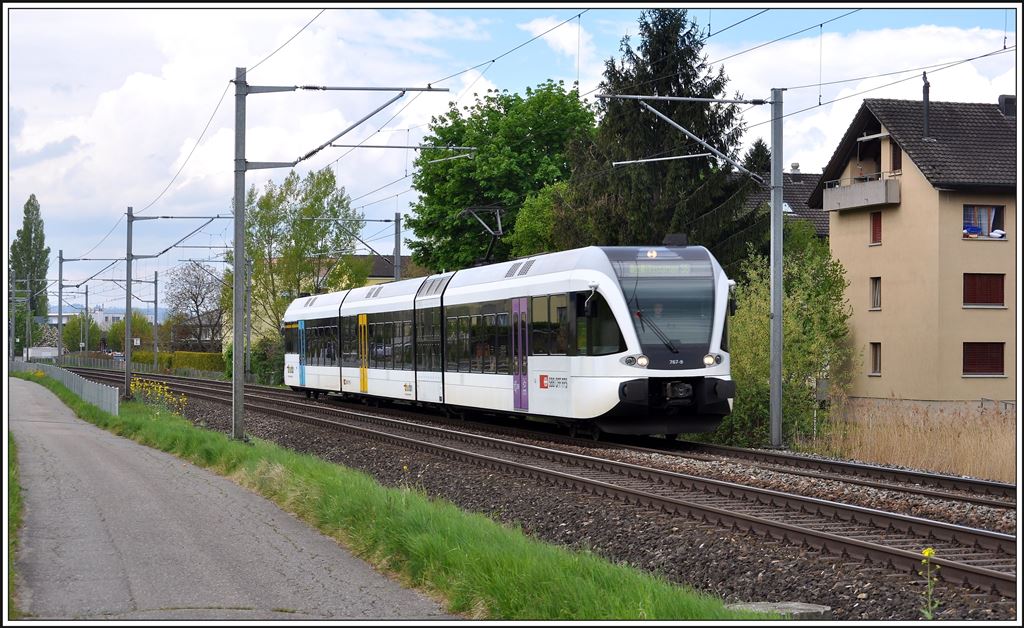 S2 23245 mit GTW 767-9 zwischen Staad und Rheineck. (22.04.2014)