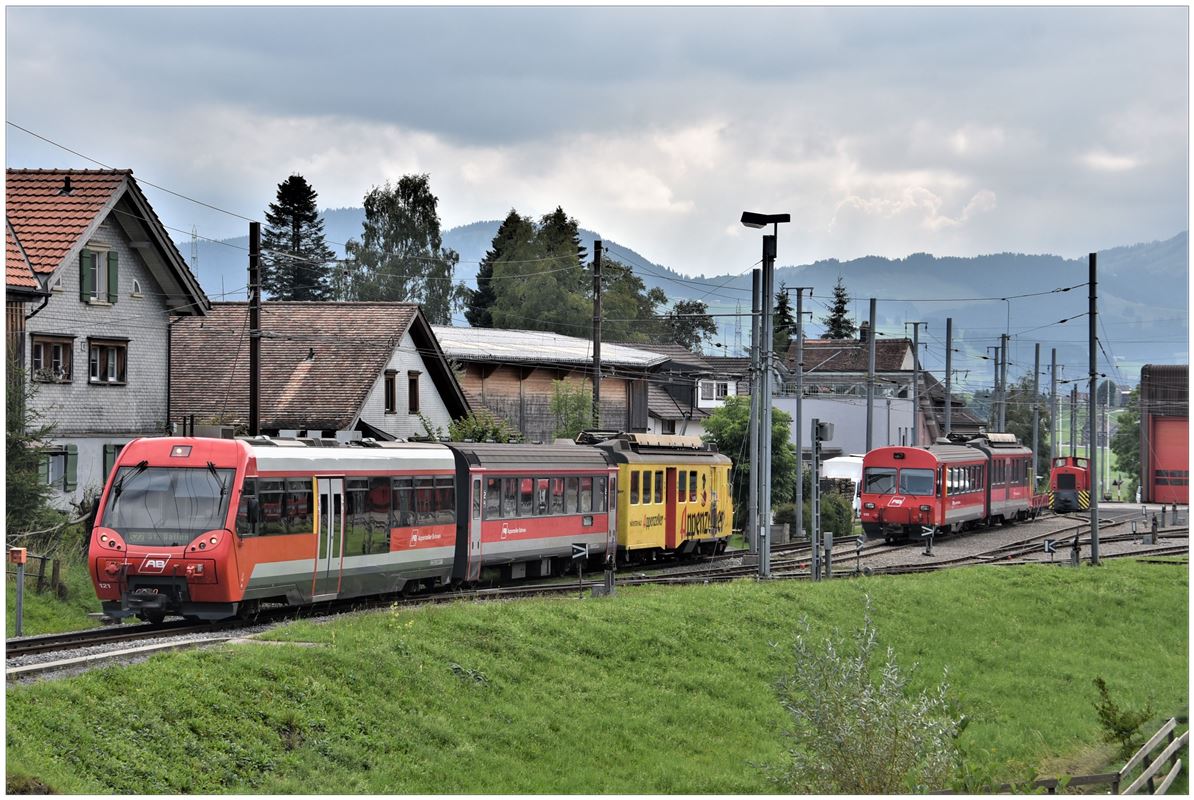 S22 2160 mit ABt121 und BDhe 4/4 13 beim Depot Gais. (04.09.2018)