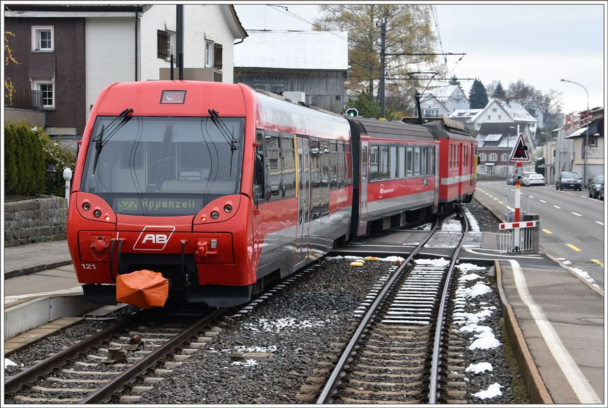 S22 von St.Gallen nach Appenzell in Niederteufen. (13.11.2016)