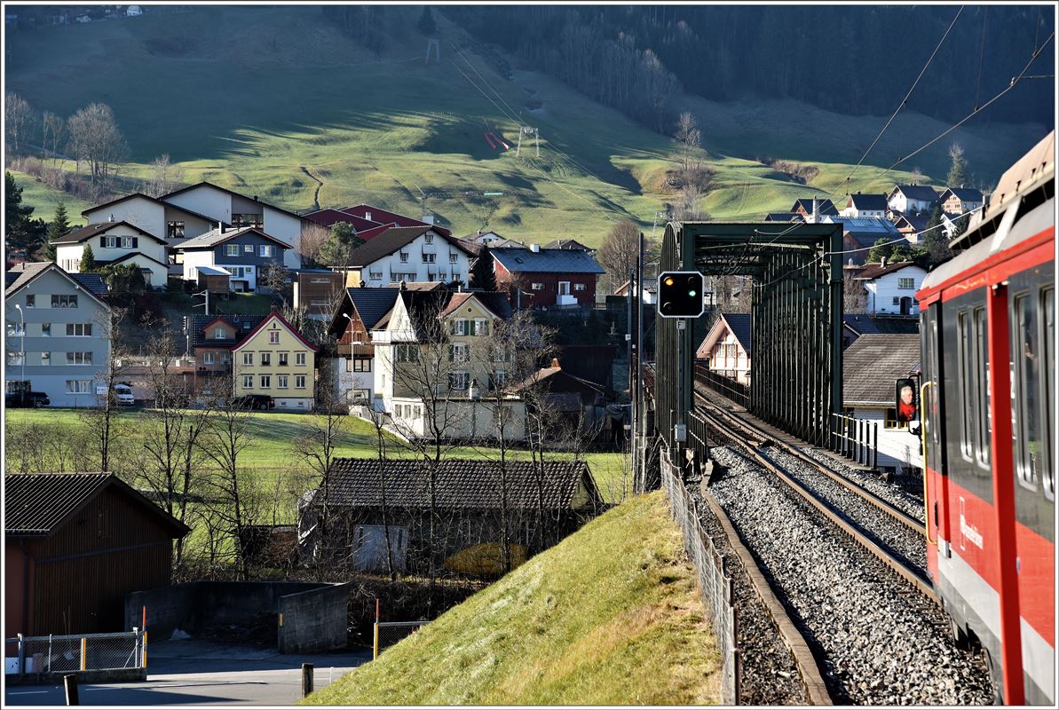 S22 vor der Sitterbrücke in Appenzell. (02.12.2016)