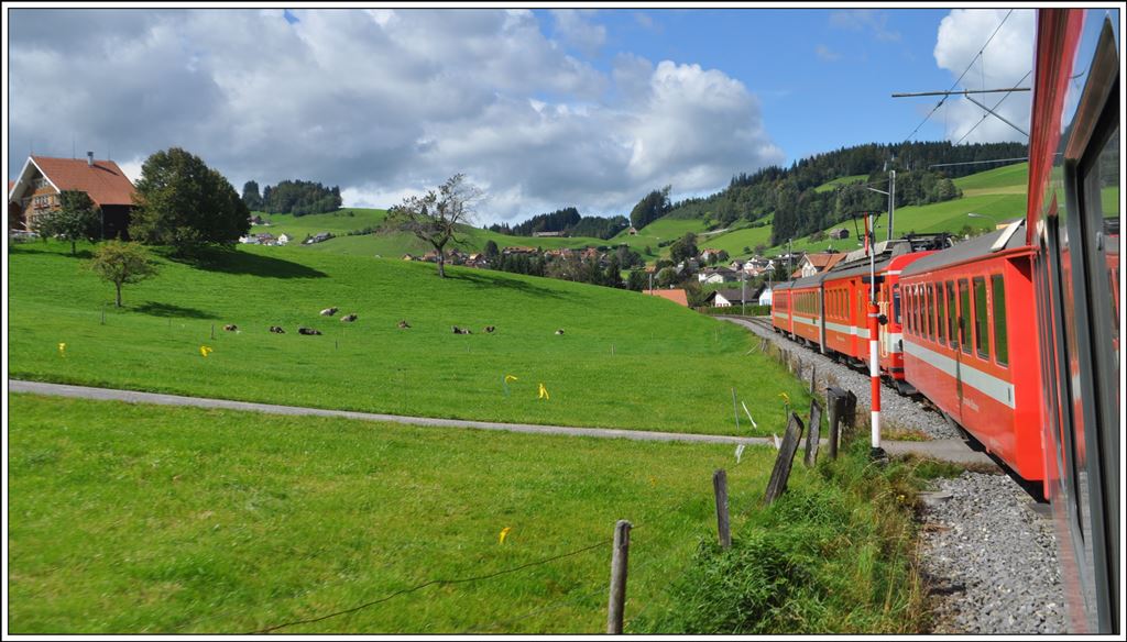 S23 1129 zwischen Waldstatt und Urnäsch. (21.09.2014)