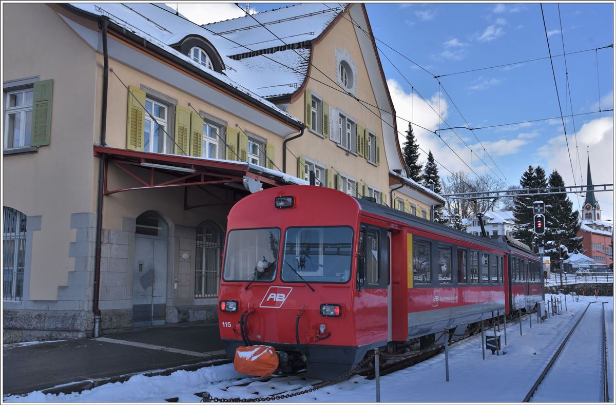 S24 nach Altstätten Stadt mit ABt 115 und BDeh4/4 16 in Gais. (01.12.2017)