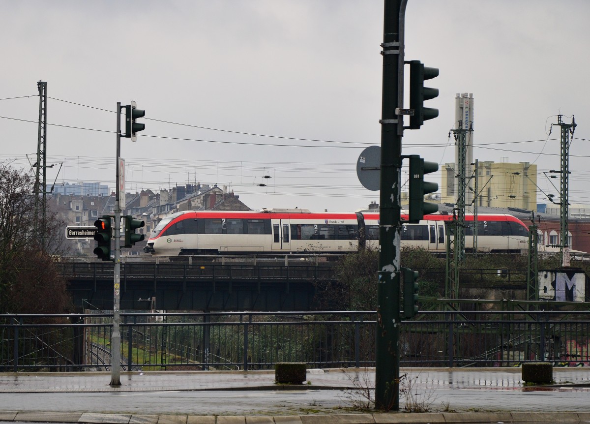 S28 auf dem Weg nach Mettmann Stadtwald. Hier verlässt der VT 1012 gerade den Düsseldorfer Hbf in Richtung Gerresheim. 14.2.2016