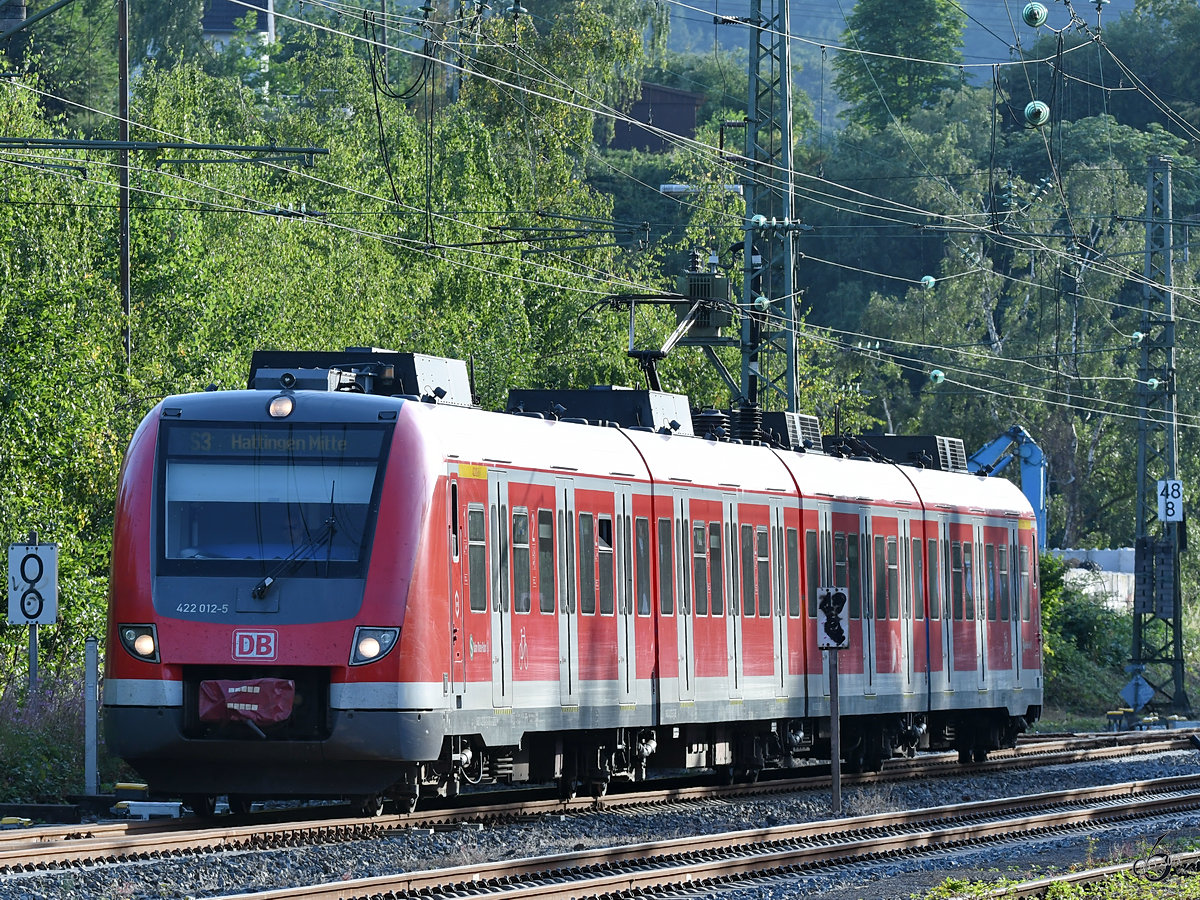 S3 kurz vor der Ankunft am Bahnhof Hattingen. (Juli 2018)