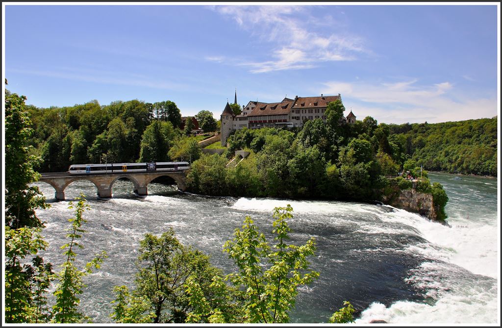 S33 20355 mit Eheinfall und Schloss Laufen. (08.05.2015)