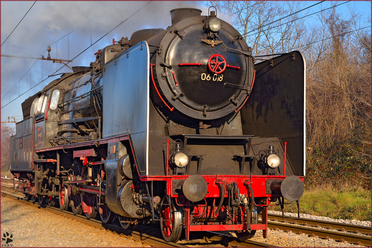 SŽ 06-018 Borsig wendet auf mariborer Dreieck. /16.12.2013