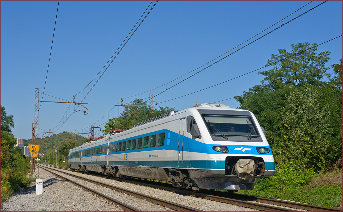 SŽ 310-? fährt durch Maribor-Tabor Richtung Ljubljana. /12.9.2019