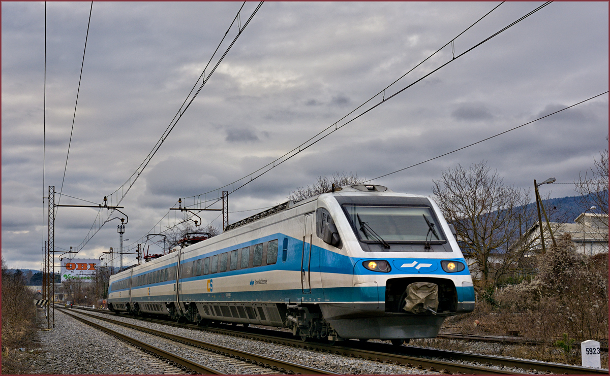SŽ 310-? fährt durch Maribor-Tabor Richtung Maribor HBF. /20.1.2020