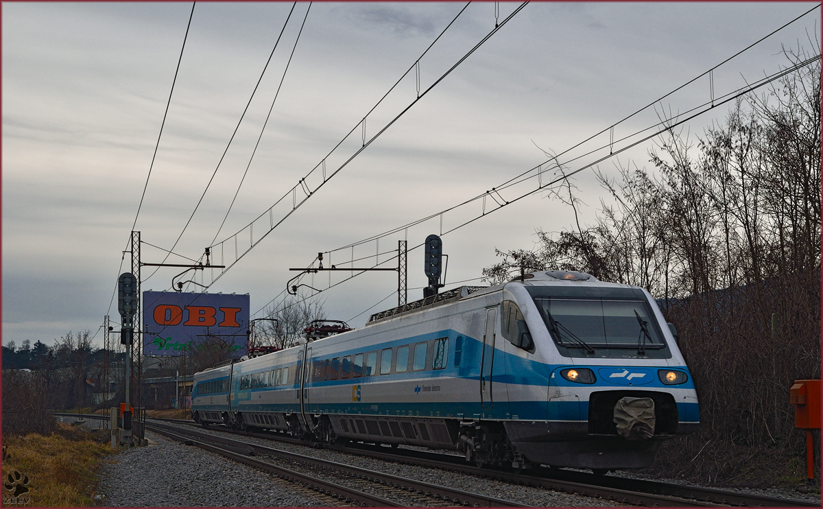 SŽ 310-? fährt durch Maribor-Tabor Richtung Maribor HBF. /2.2.2016