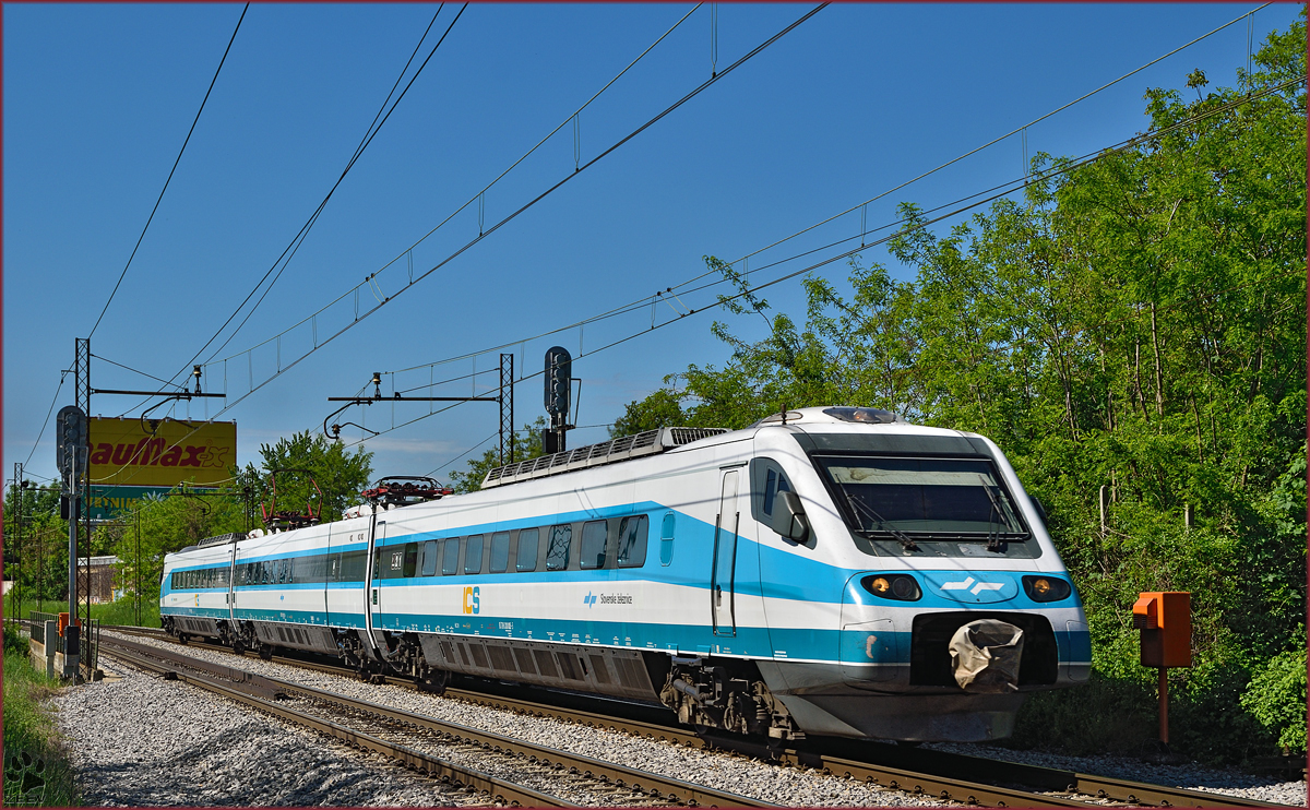 SŽ 310-005 fährt durch Maribor-Tabor Richtung Maribor HBF. /7.5.2015