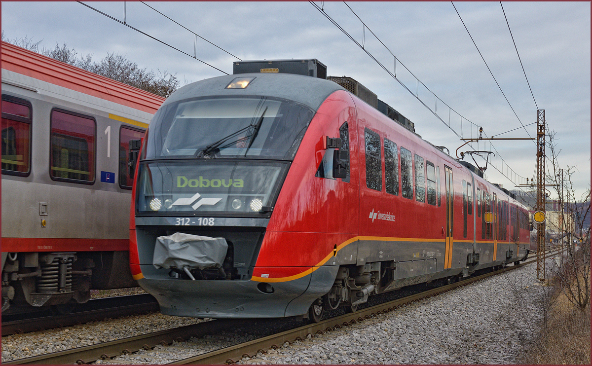 SŽ 312-108 fährt durch Maribor-Tabor Richtung Dobova. /18.1.2018