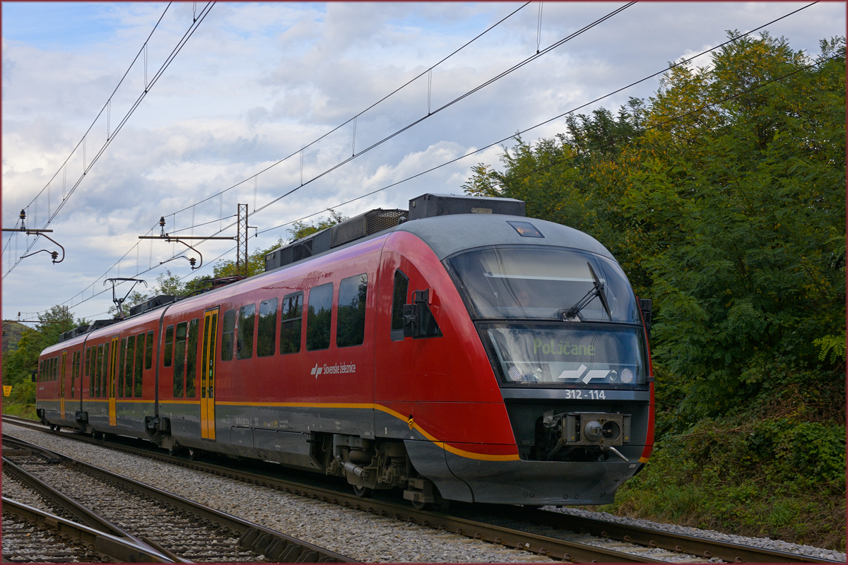SŽ 312-114 fährt durch Maribor-Tabor Richtung Poljčane. /29.9.2020
