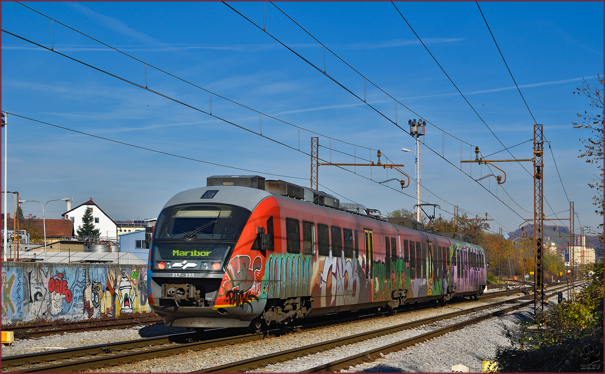 SŽ 312-115 fährt durch Maribor-Tabor Richtung Maribor HBF. /6.11.2015