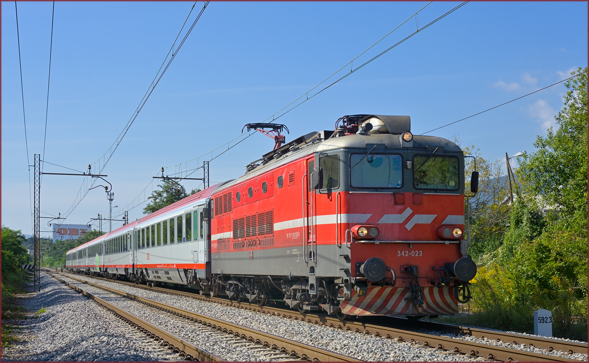 SŽ 342-023 zieht EC158 durch Maribor-Tabor Richtung Wien. /10.9.2020