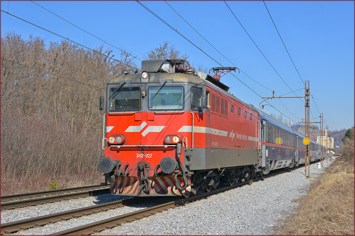 SŽ 342-027 zieht EC151 durch Maribor-Tabor Richtung Ljubljana. /3.3.2021