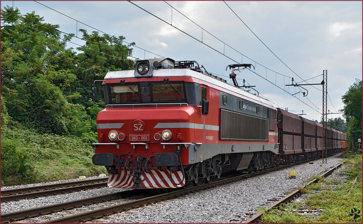 SŽ 363-001 zieht Erzzug durch Maribor-Tabor Richtung Norden. /22.8.2015