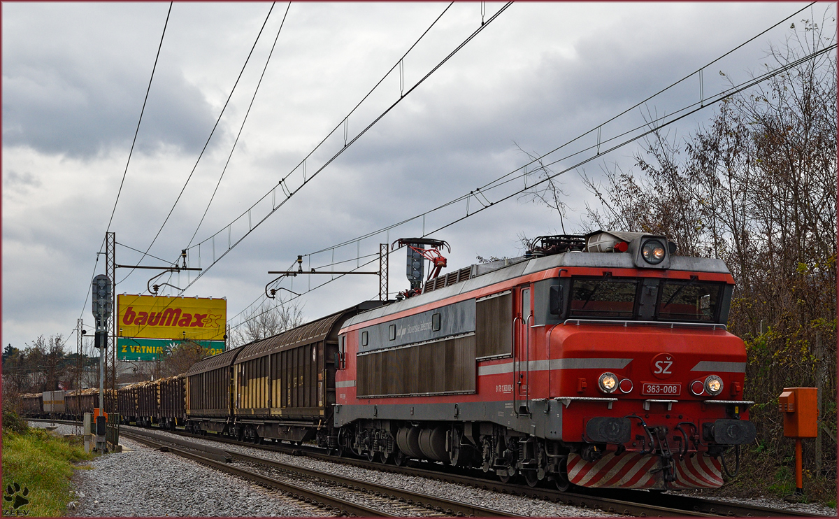 SŽ 363-008 zieht Güterzug durch Maribor-Tabor Richtung Norden. /27.11.2015