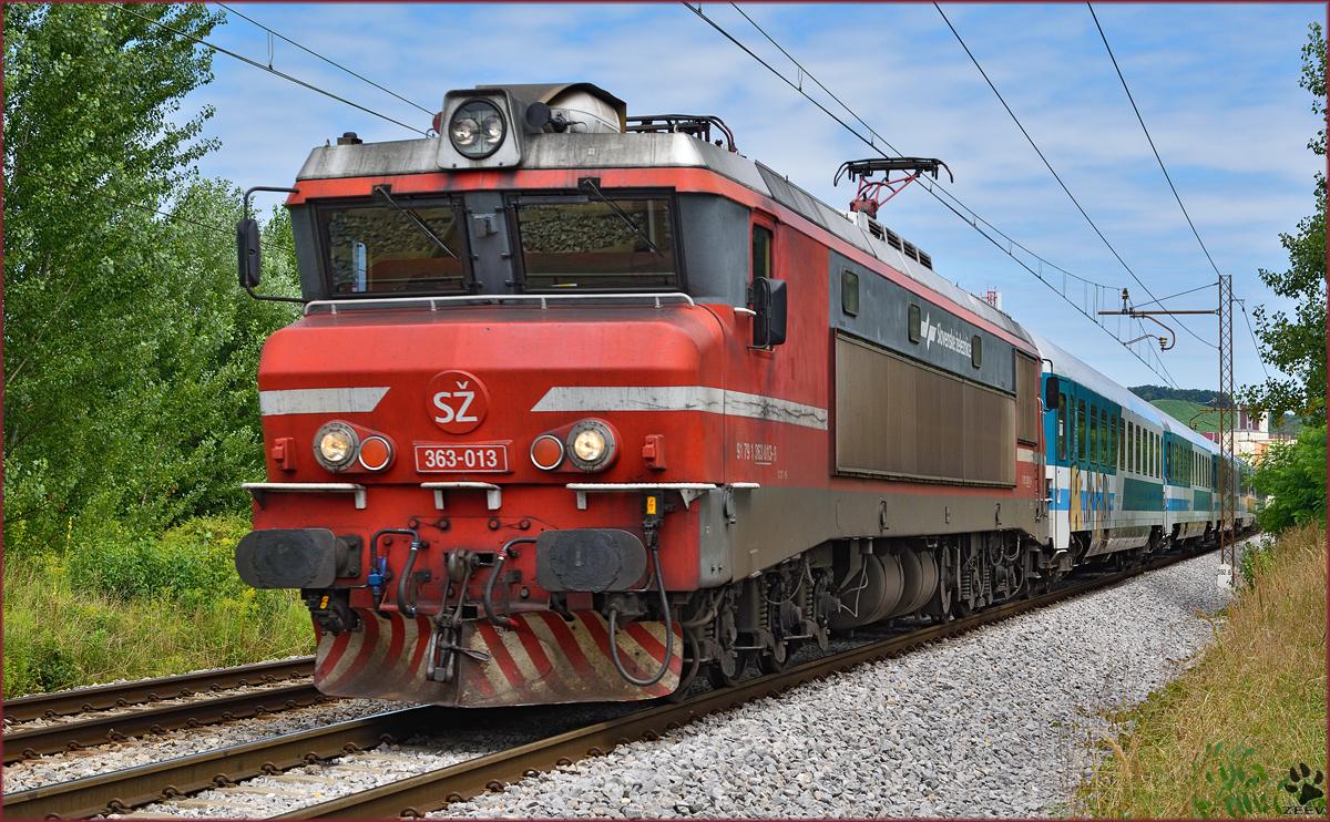 SŽ 363-013 zieht EC151 'Emona' durch Maribor-Tabor Richtung Ljubljana. /31.7.2015