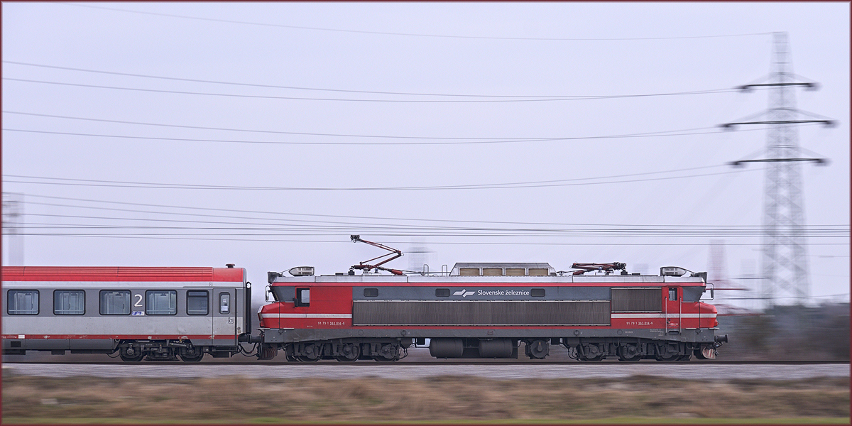 SŽ 363-014 zieht EC151 durch Bohova Richtung Ljubljana. /11.3.2021